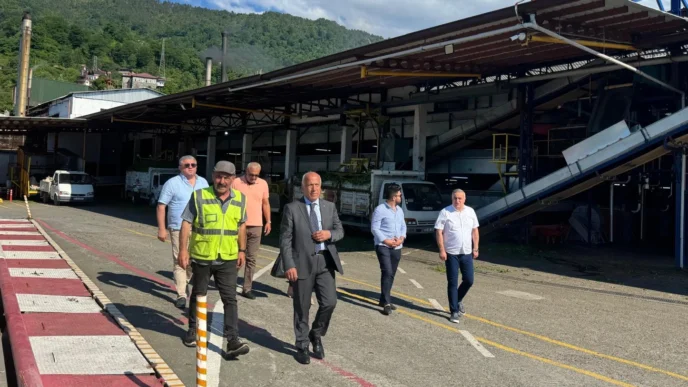 Artvin Ticaret Borsası'ndan çay fabrikası ziyareti