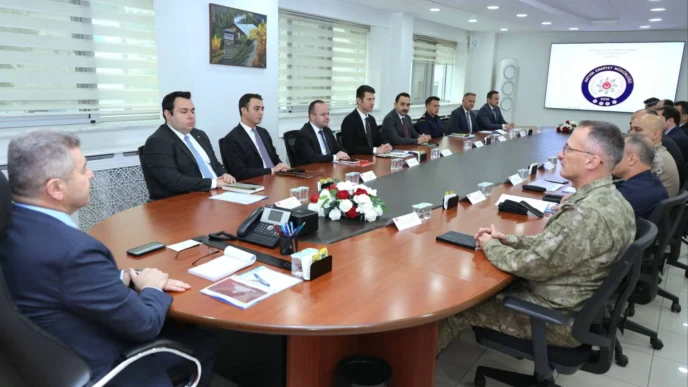 Artvin Valiliği'nde güvenlik ve asayiş toplantısı