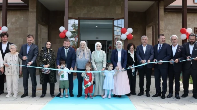 Bakan Göktaş, Darülaceze'de kreş açılışına katıldı