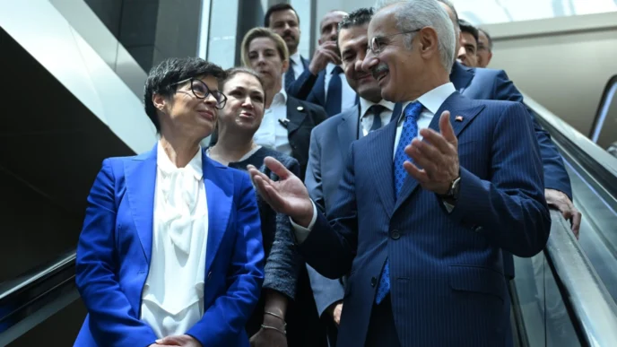 Bakan Uraloğlu: Demiryolu yük taşımacılığımızı daha rekabetçi hale getirecek kazanımlar elde ettik