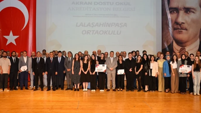 Bursa’da 'Akran Dostluğu Projesi'ne yıl sonu galası