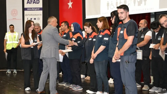 Bursa’da özel gereksinimli bireyler için 'Afet Yönetimi Projesi' tamamlandı