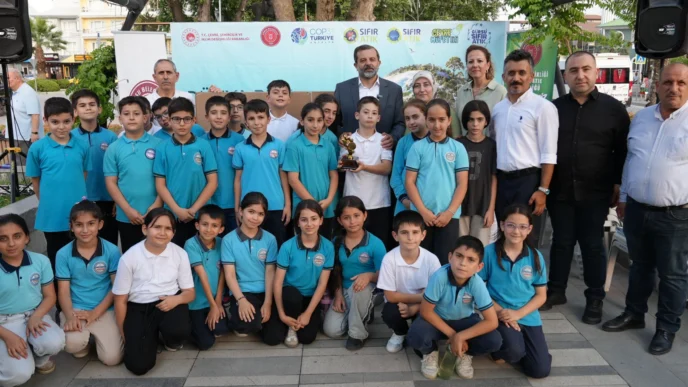Bursa Gürsu’da öğrenciler ödüllendirildi