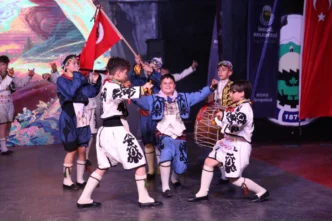 Bursa İnegöl'de Halk Dansları Topluluğu'ndan yaza merhaba