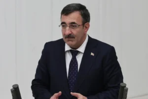 Cevdet Yılmaz: Türkiye ekonomisi küresel risklere rağmen dayanıklılığını koruyor
