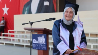Dokuz Eylül'de mezuniyet coşkusu... 38 yıllık hayal birincilikle taçlandı