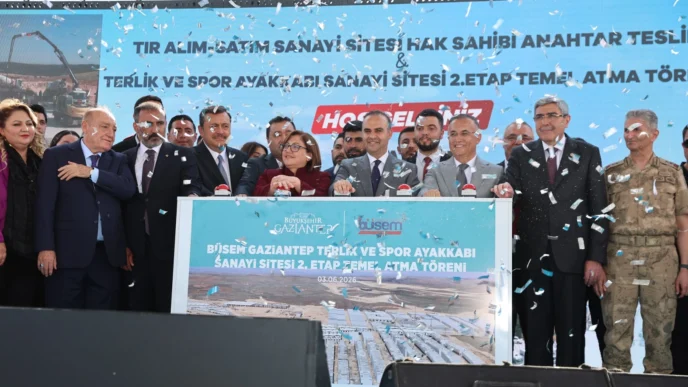 Gaziantep BÜSEM'de yeni iş yerlerinde anahtar töreni