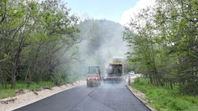Gölcük Tabiat Parkı’nda yollar asfaltlanıyor, konfor artıyor