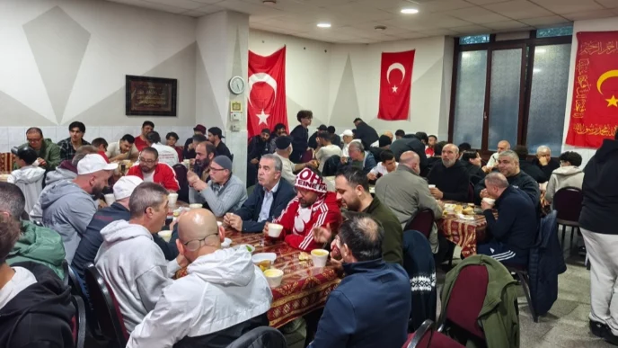 Gurbetçiler dünya kupası heyecanını Almanya'da camide yaşadı