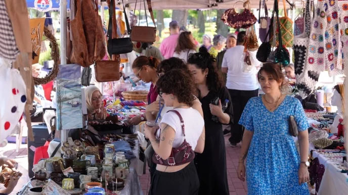 İstanbul Maltepe’de “Babalar Günü El Emeği Pazar”ına büyük ilgi