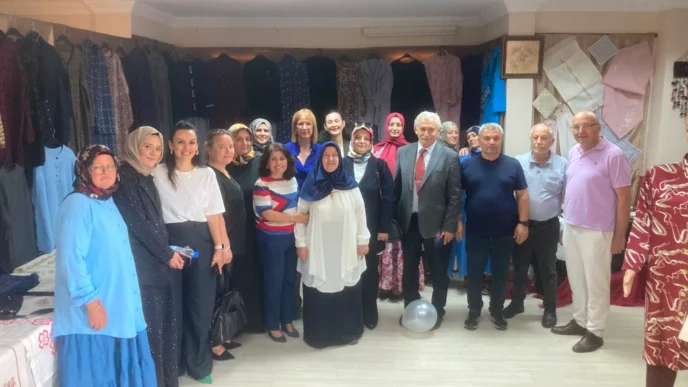 İZMEK'in yıl sonu sergilerine büyük ilgi