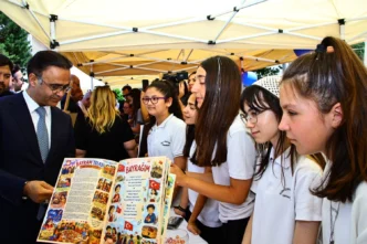 İzmir'de “Küçük Eller Güçlü Kalemler” Kitap Fuarı açıldı