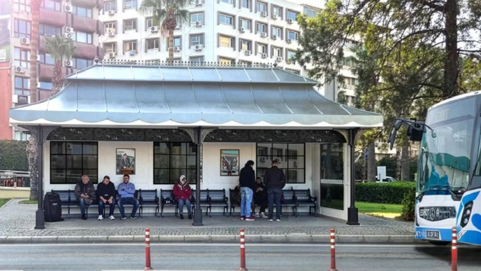 İzmir’in kimliğini yansıtan 'simgesel' durak