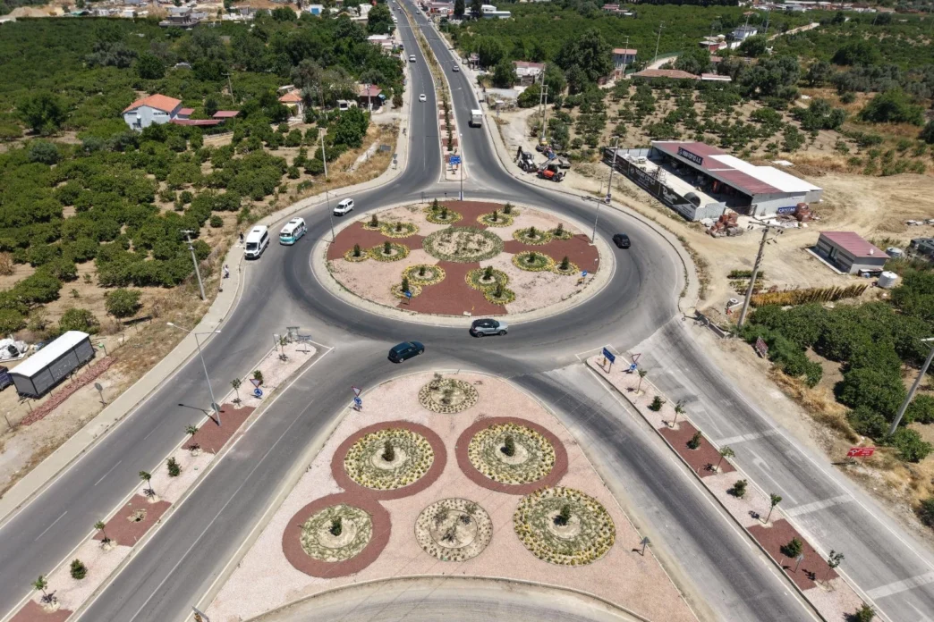 İzmir Seferihisar’ın iki büyük kavşağı yenilendi 