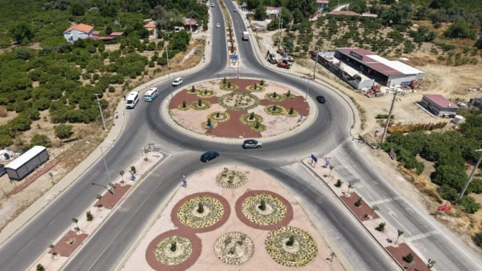 İzmir Seferihisar’ın iki büyük kavşağı yenilendi 
