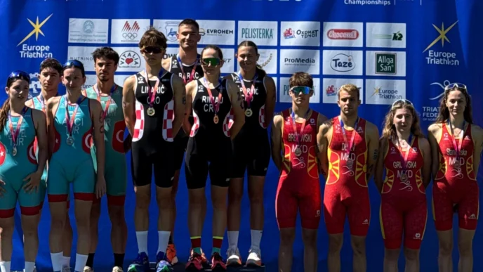 İzmirli sporcular gümüş madalya ile döndü