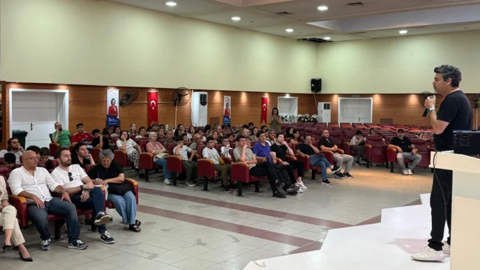 İzmit’te gençlere 'Üretken Yapay Zeka' semineri