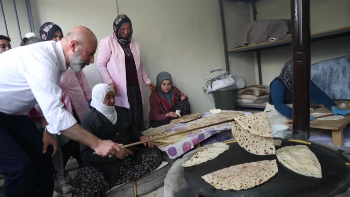 Kayseri Kocasinan'ın kırsal mahallelerinde yaz mesaisi