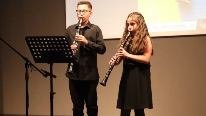 Kocaeli'de öğrenciler yıl sonu konserinde gururlandırdı
