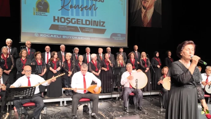 Kocaeli’de Saygınlar Korosu gönülleri mest etti