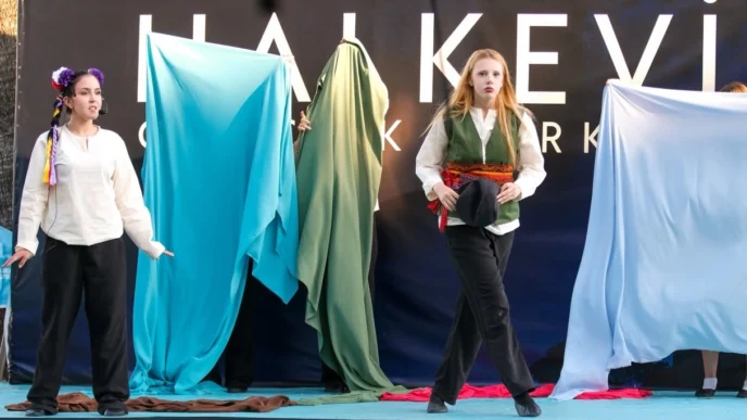 Kocaeli Halkevi Gençlik Merkezi’nde sanat dolu final