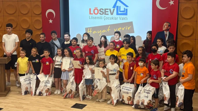 LÖSEV Bursa’da minik yürekler karne heyecanını paylaştı