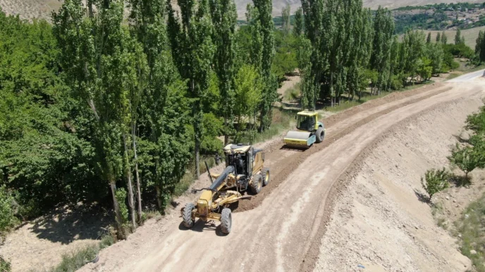Malatya’da 3 ilçeyi bağlayan grup yolunda büyük dönüşüm