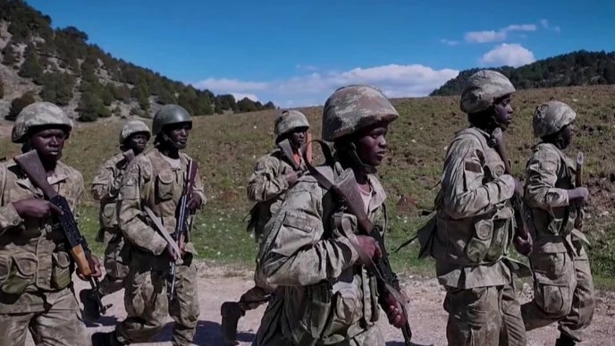 Mali ve Nijerli komandolar temel eğitimi başarıyla tamamladı