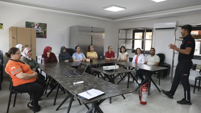 Mersin’de kadınlara ‘Yangın Güvenliği’ eğitimi verildi
