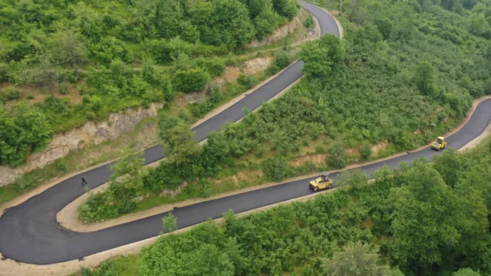 Ordu’da Gürgentepe-Gölköy bağlantı yoluna sıcak asfalt