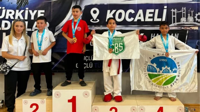 Sakarya'nın minik yıldızları Kocaeli’den 19 madalya ile döndü