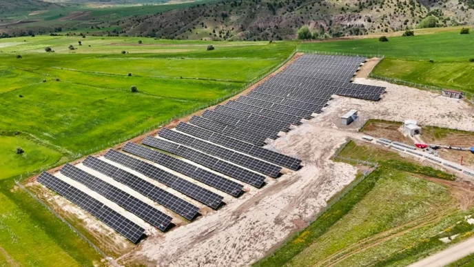Sivas Belediyesi enerjisini güneşten üretecek... Özbelsan GES hizmete girdi