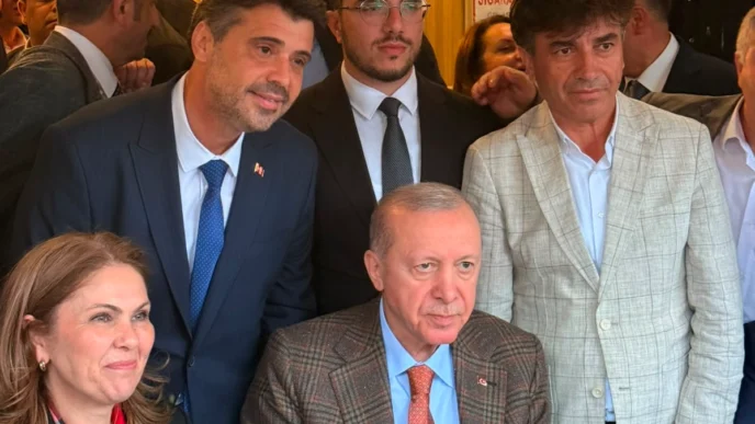 Cumhurbaşkanı Erdoğan Edirne heyetini kafeteryada kabul etti