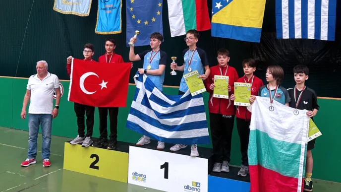 Balkanlar'dan milli formayla madalyalarla döndü