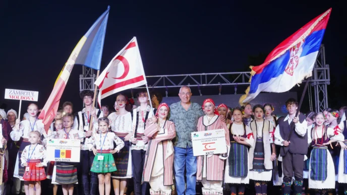 Uluslararası Halk Oyunları Ayvalık’ta sahne aldı