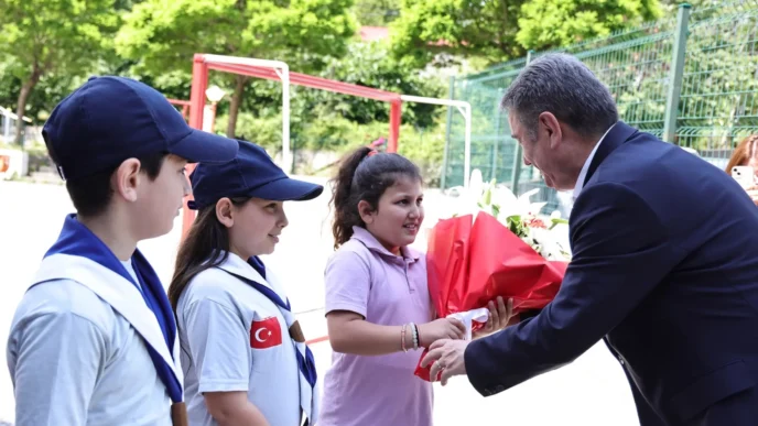 Zonguldak'ta Başkan Erdem öğrencilerle buluştu