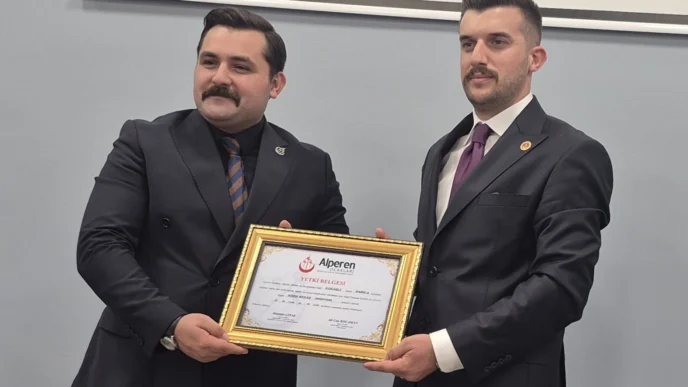 Alperen Ocakları Darıca'da yeni dönem... Adem Akkaş mazbatasını aldı