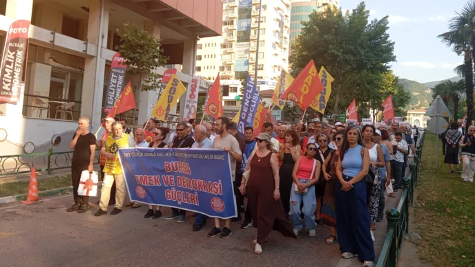Bursa'da Madımak Katliamı'nda yaşamını yitirenler anıldı