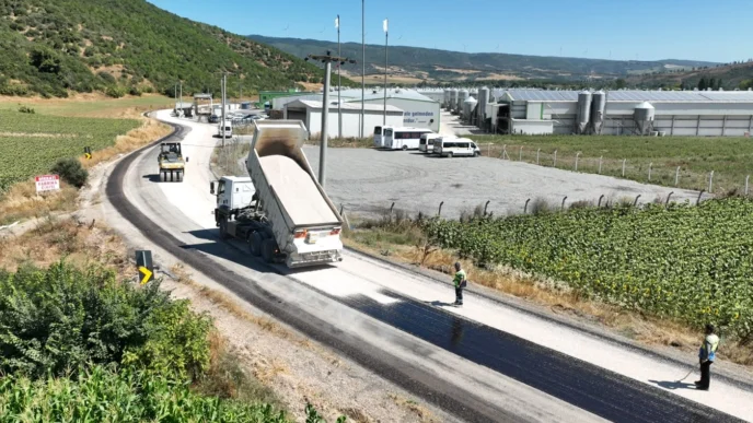 Bursa Karacabey ve Mustafakemalpaşa'da yollar yenileniyor