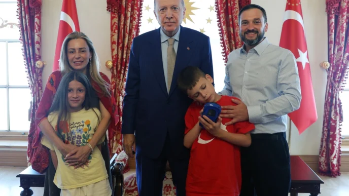 Cumhurbaşkanı Erdoğan, "Cake Not Hate" kampanyasıyla tanınan Joshua Harris'i ağırladı
