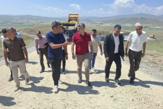 Diyadin Kaymakamı Korkusuz'dan köy yollarına yakın mercek