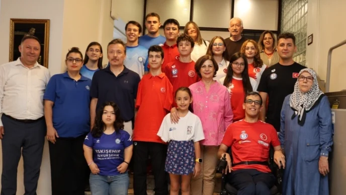 Eskişehir’in Başkan Ünlüce, şampiyon sporcuları ağırladı