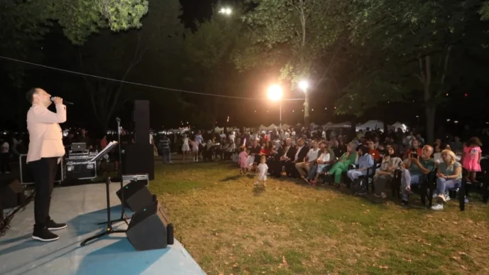 İnegöl'de Hanımeli Alışveriş Şenliği coşkusu