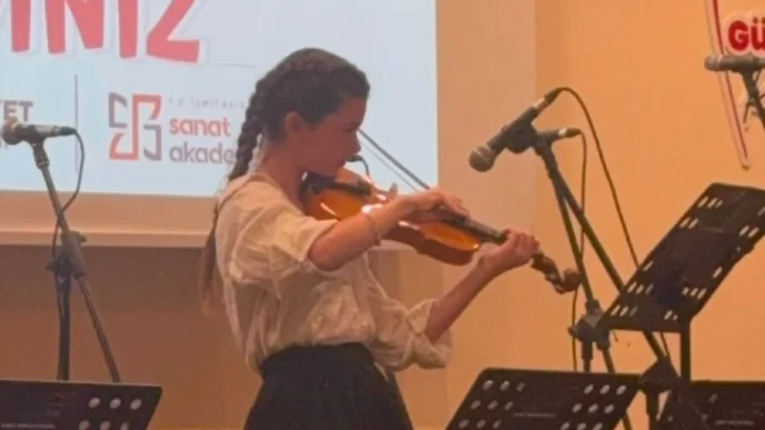 İzmit Belediyesi Sanat Akademisi öğrencilerinden çifte başarı