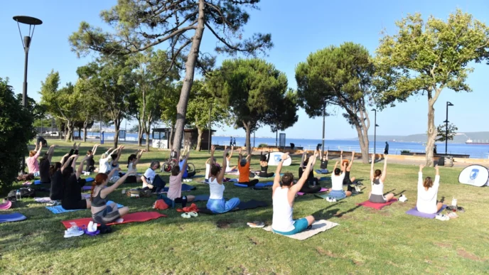 Kadınlar Boğaz’a karşı yogo yaptı
