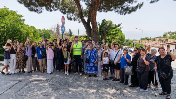 Kültür gezileriyle İzmir’i keşfettiler