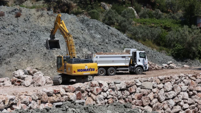 Muğla Seydikemer’de heyelan yaraları sarılıyor