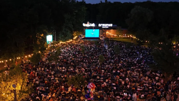 Orman içinde sinema keyfi