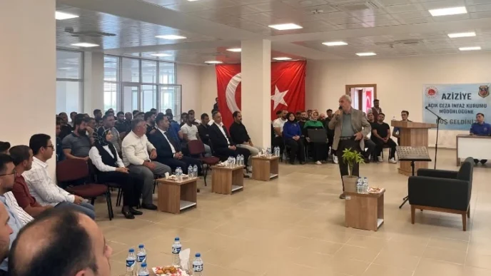 Şair-yazar Nurullah Genç, hükümlülerle 'şiir ve edebiyat' söyleşisinde buluştu
