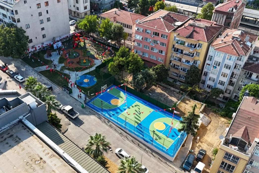 Bakırköy Vefa Parkı yenilenen yüzüyle hizmete açıldı